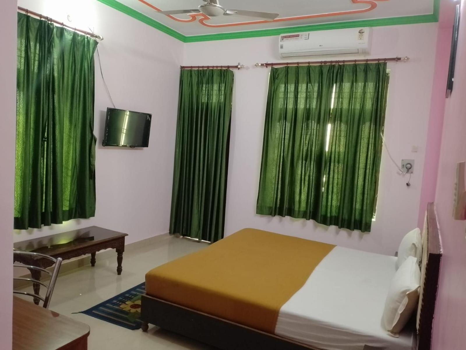 Varuna Palace Varanasi , Near Mandir & Ghat'S エクステリア 写真
